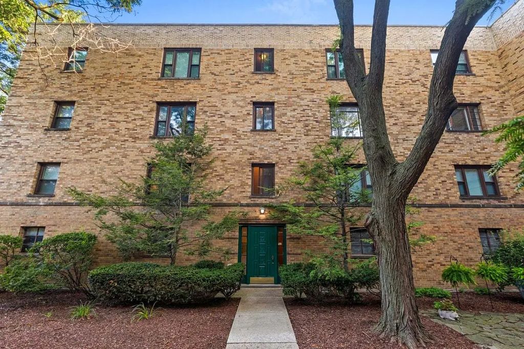 1539 Monroe Avenue 2, River Forest