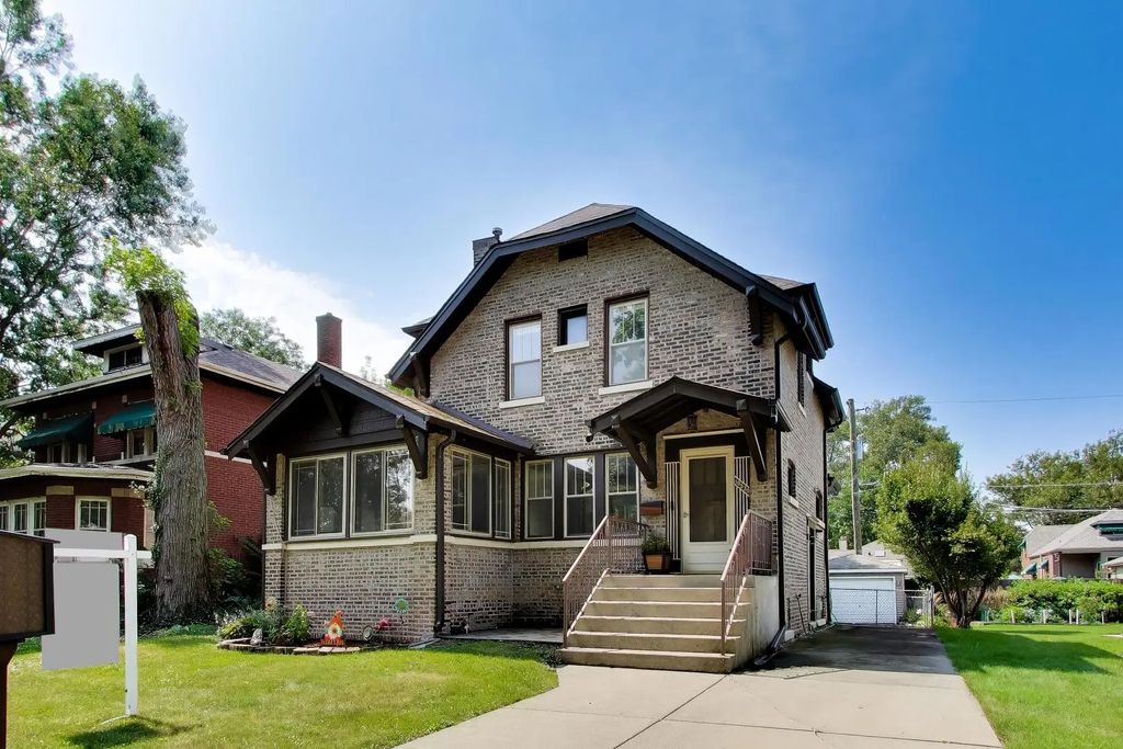 10530 S Leavitt Street, Chicago