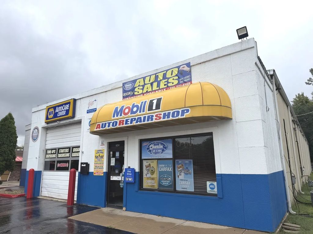 824 E Chicago Street, Elgin