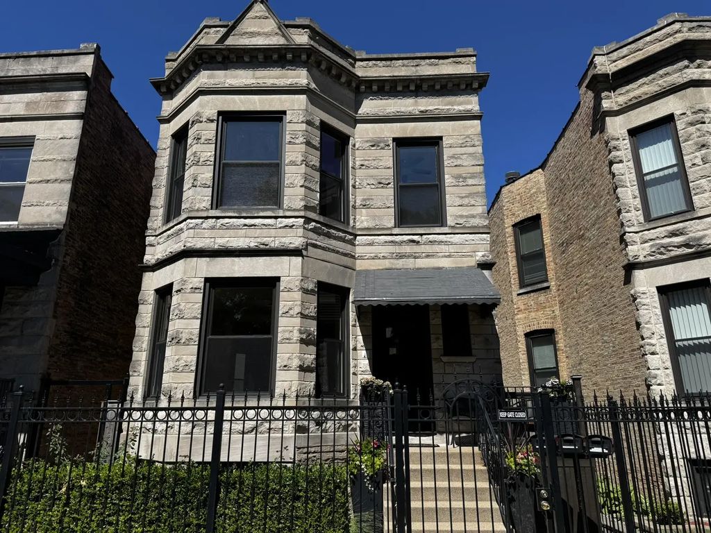2424 N Mozart Street 1, Chicago, 60647