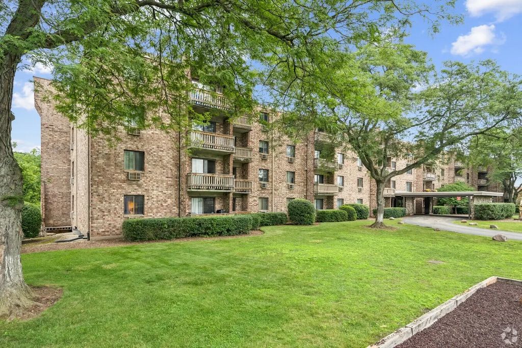 1820 N Delany Road 118, Gurnee