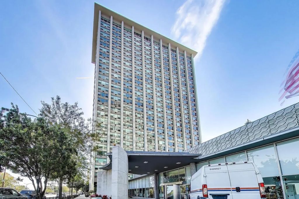 3600 N Lake Shore Drive 222, Chicago, 60613