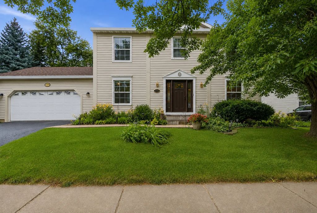 1209 River Oak Drive, Naperville