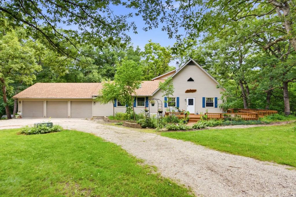 2351 E 28th Road, Marseilles