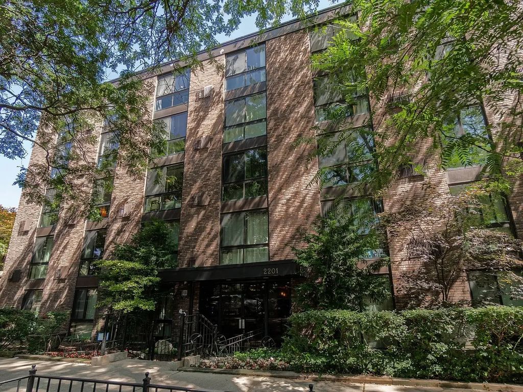 2201 N Cleveland Avenue 403, Chicago, 60614