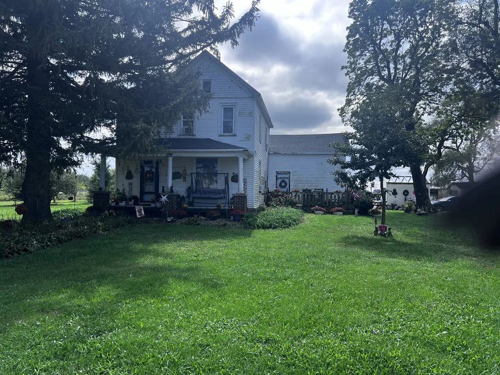 513 E 1100 North Road, Buckley