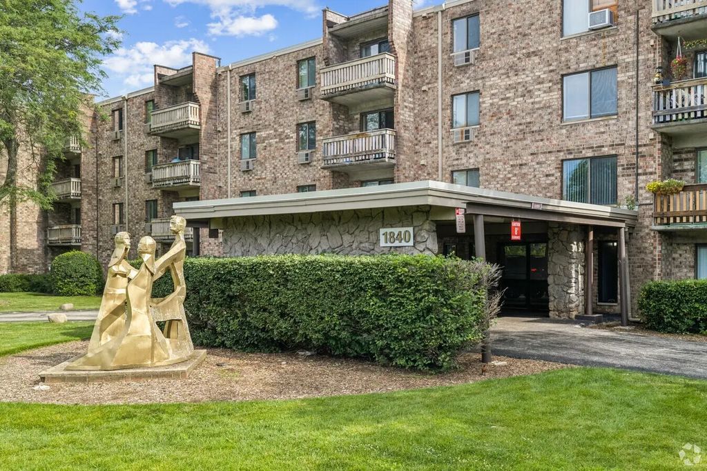 1840 N Delany Road 115, Gurnee