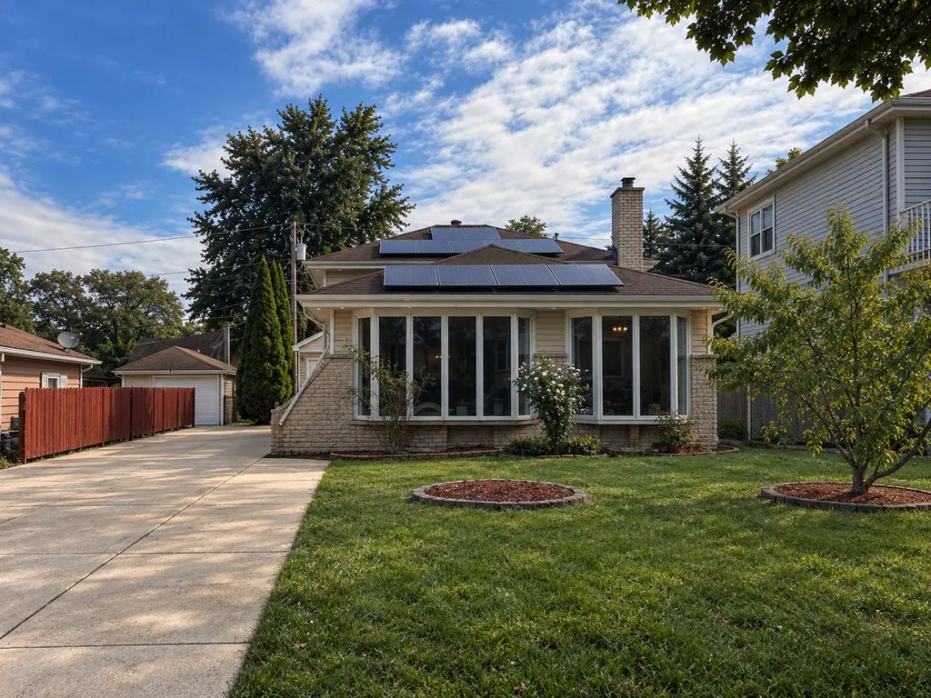 139 N Hemlock Avenue, Wood Dale