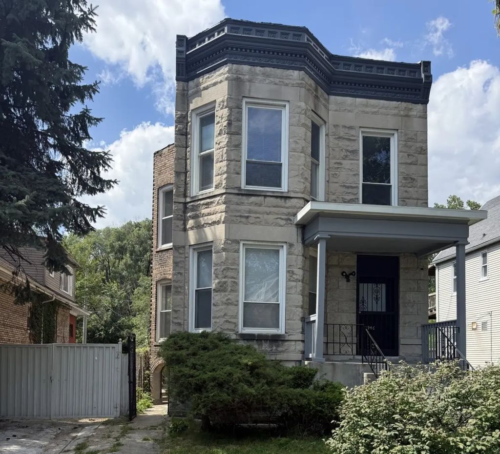 6946 S May Street, Chicago