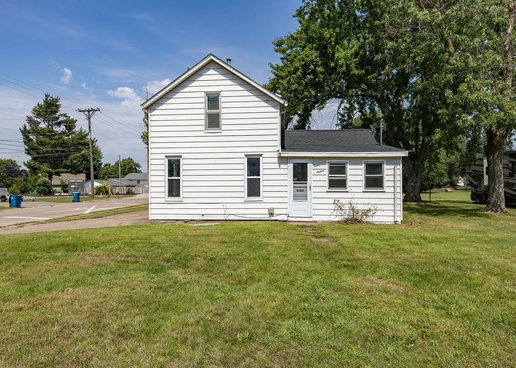 1216 4th Street, Camanche
