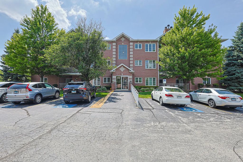 11545 Settlers Pond Way 2d, Orland Park