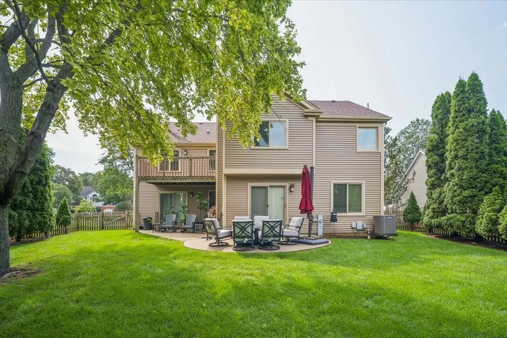 44 Chestnut Terrace, Buffalo Grove