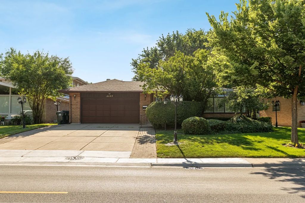 6936 N Kostner Avenue, Lincolnwood