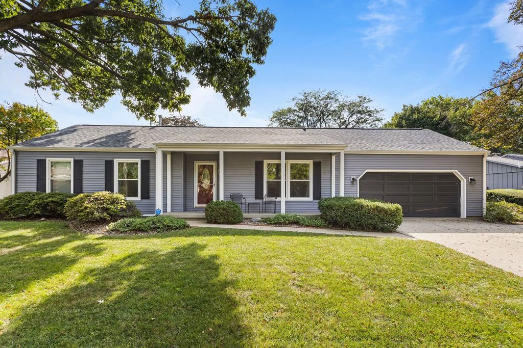 4 Magnolia Court, Savoy