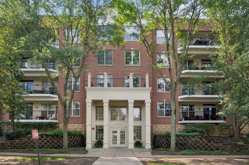 3125 Town Square Drive 401, Rolling Meadows