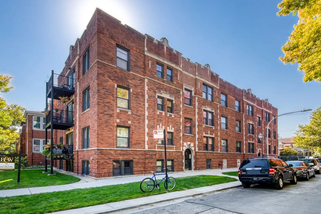 2211 W Winona Street 1, Chicago, 60625