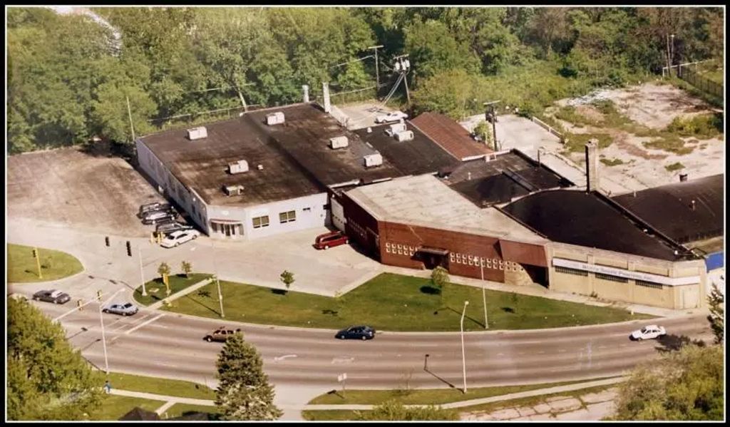 535 S Sheridan Road, Waukegan