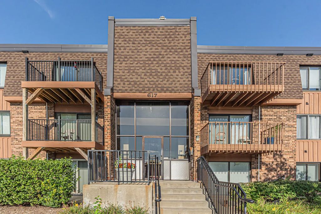 617 Limerick Lane 2b, Schaumburg