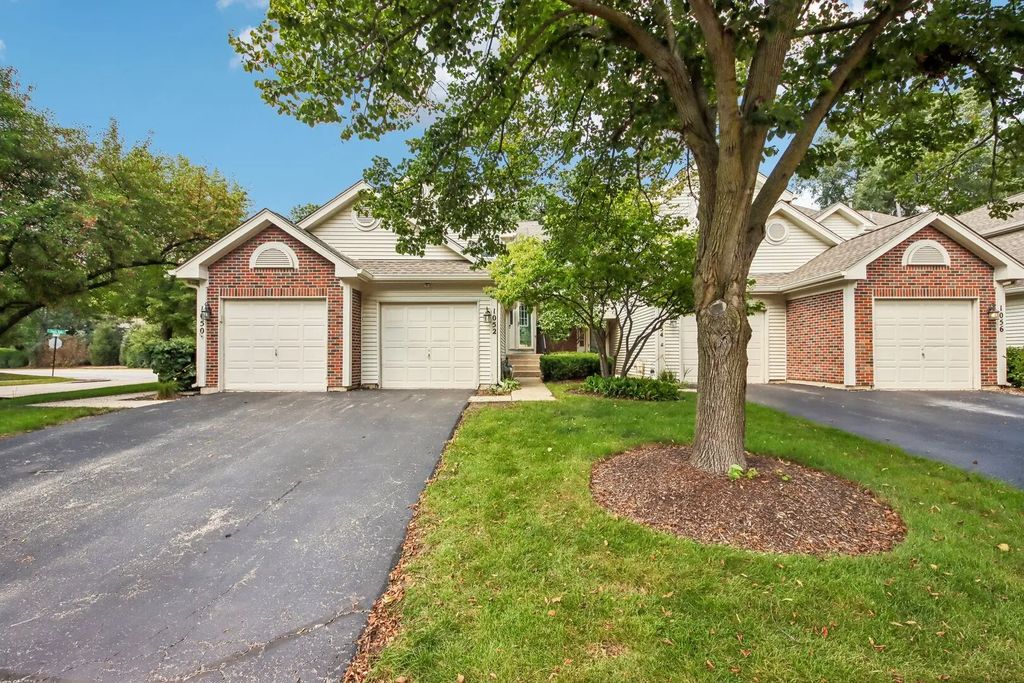 1052 Woodhill Court, Elgin, 60120