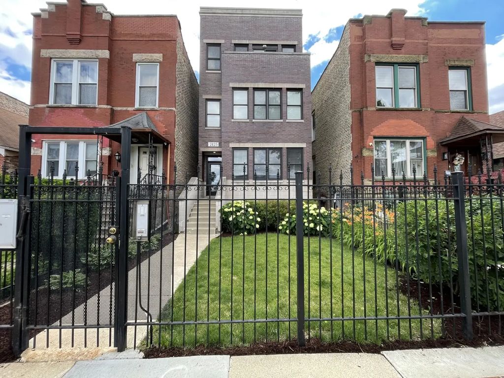 2425 W Arthington Street 1, Chicago