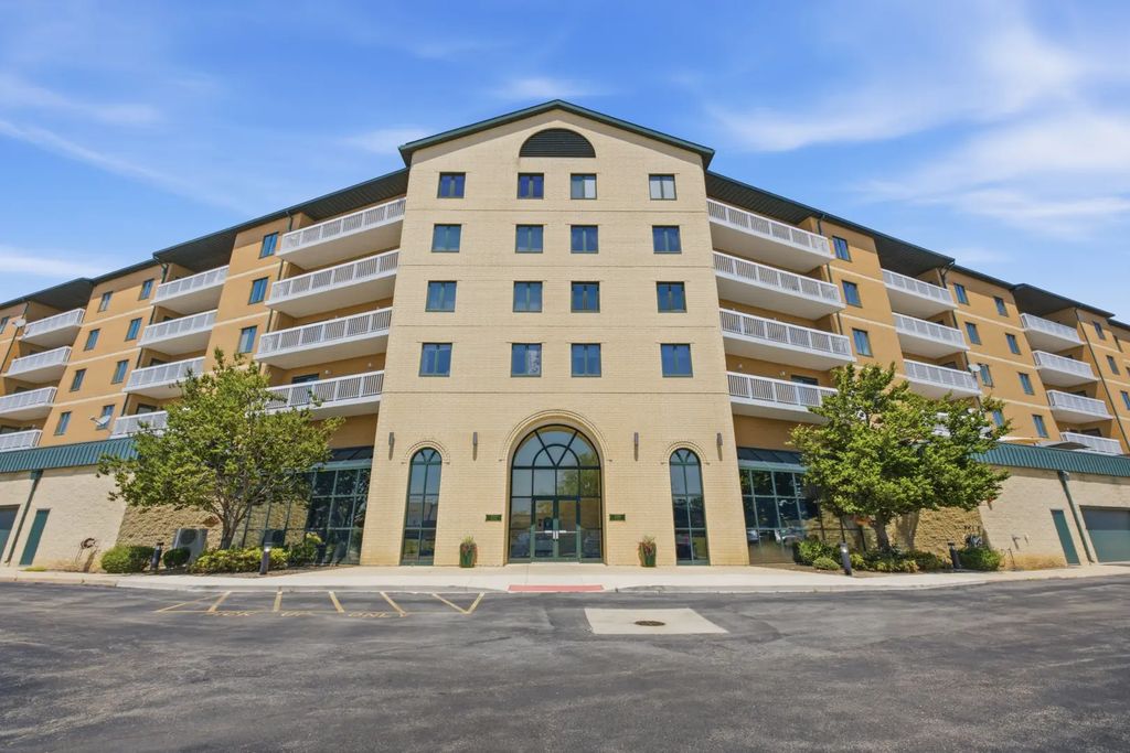 1500 S Ardmore Avenue 611, Villa Park