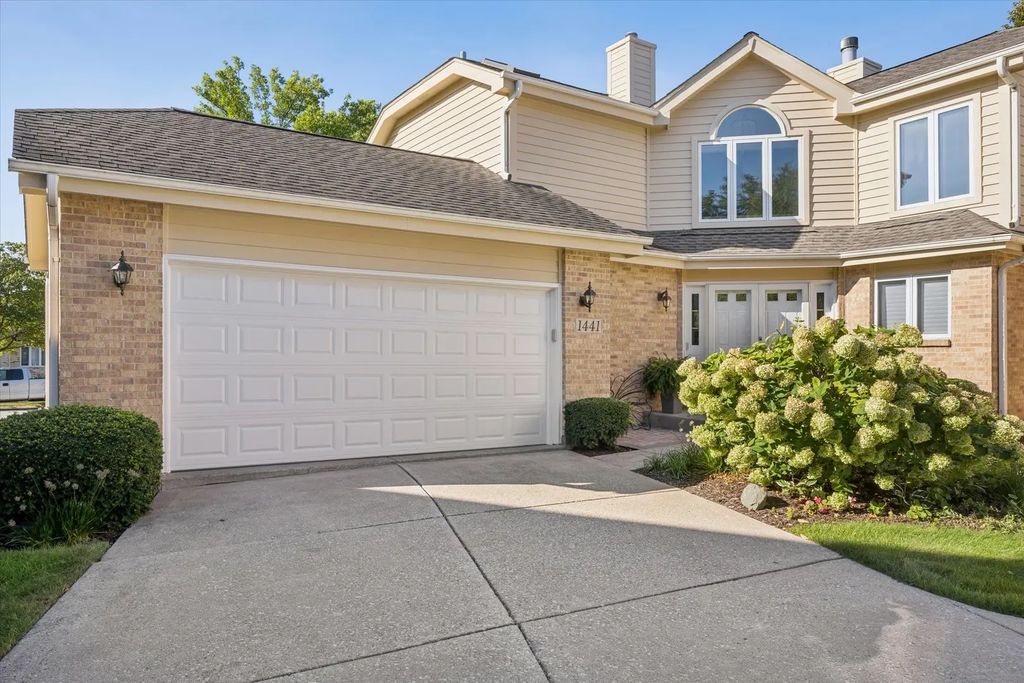 1441 Coventry Court 1441, Darien