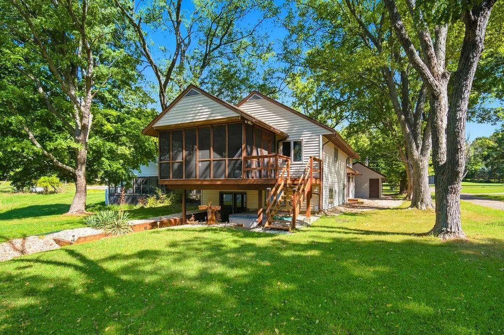 154 Beachview Court, Varna