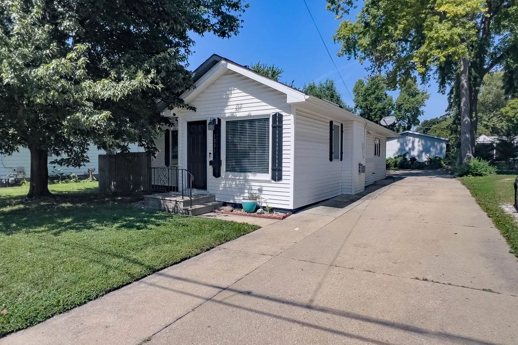 1301 W Wood Street, Bloomington