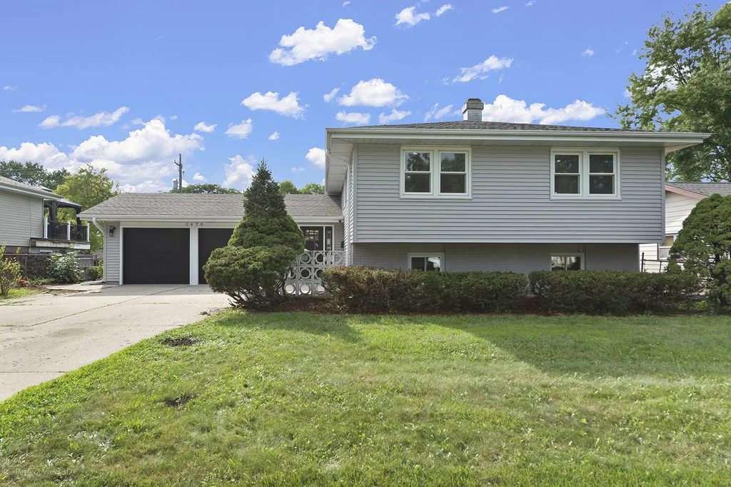 1470 Ashley Road, Hoffman Estates