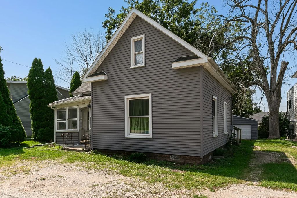 709 N High Street, Port Byron