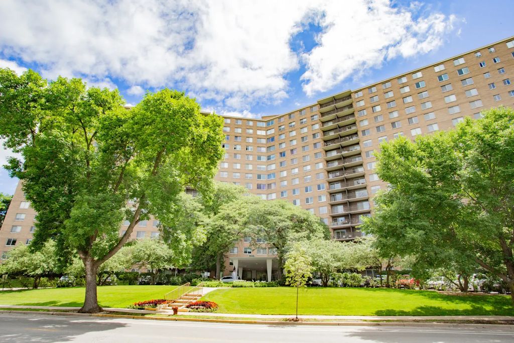 7033 N Kedzie Avenue 303, Chicago, 60645