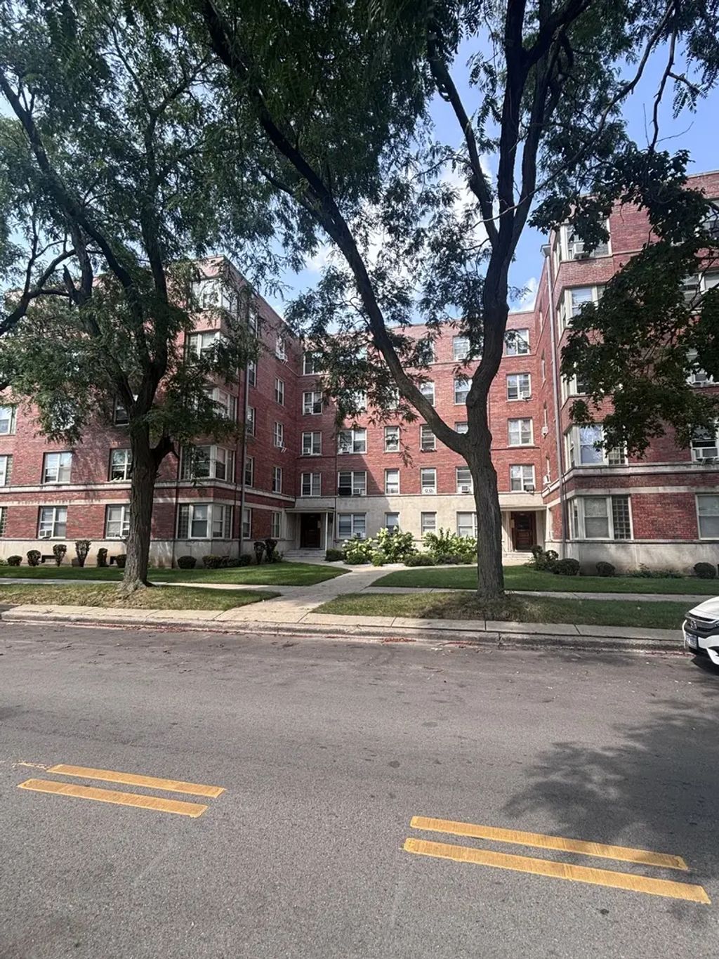 2610 W Balmoral Avenue 103, Chicago
