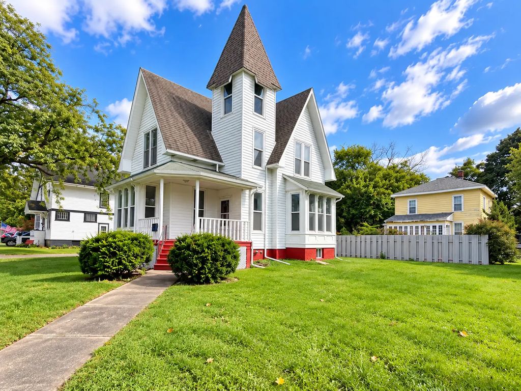 208 W Pells Street, Paxton