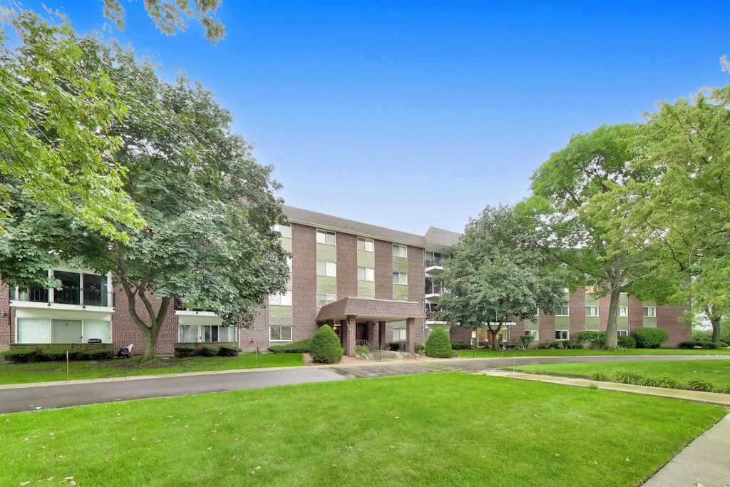 1030 S Fernandez Avenue 2b, Arlington Heights