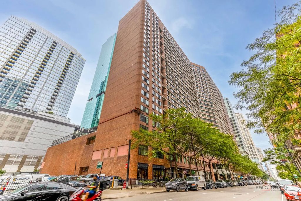 211 E Ohio Street 2015, Chicago, 60611