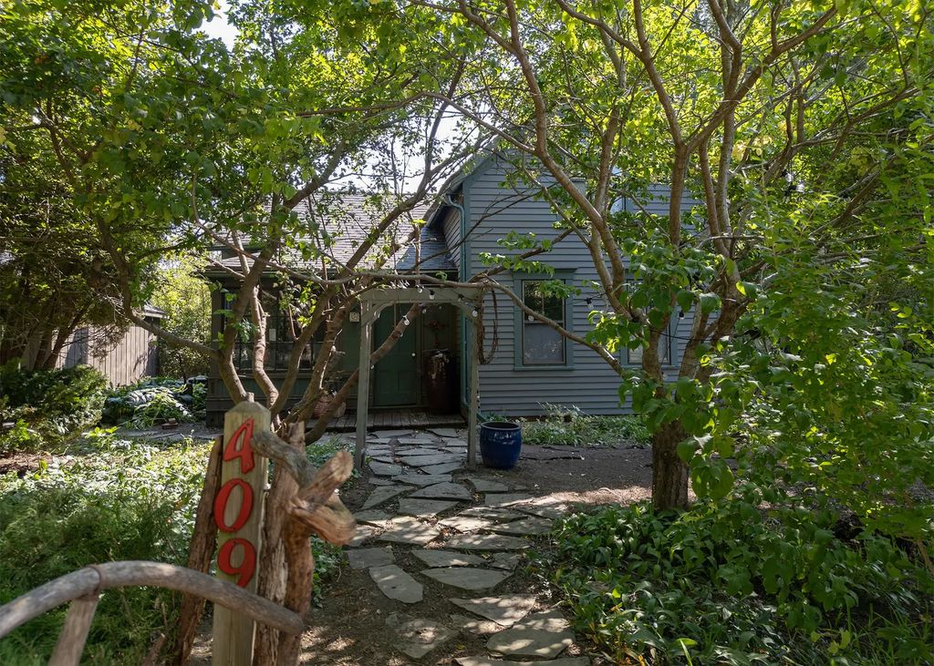 409 N Erickson Street, Bishop Hill