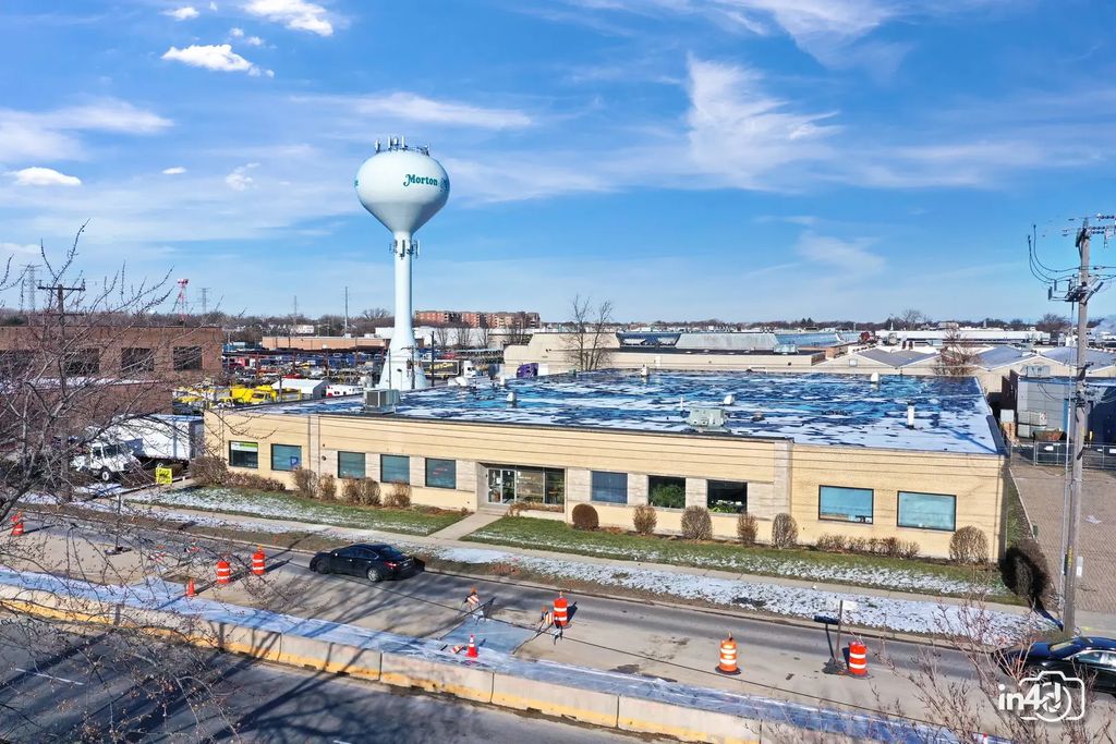 6040 Oakton Street, Morton Grove