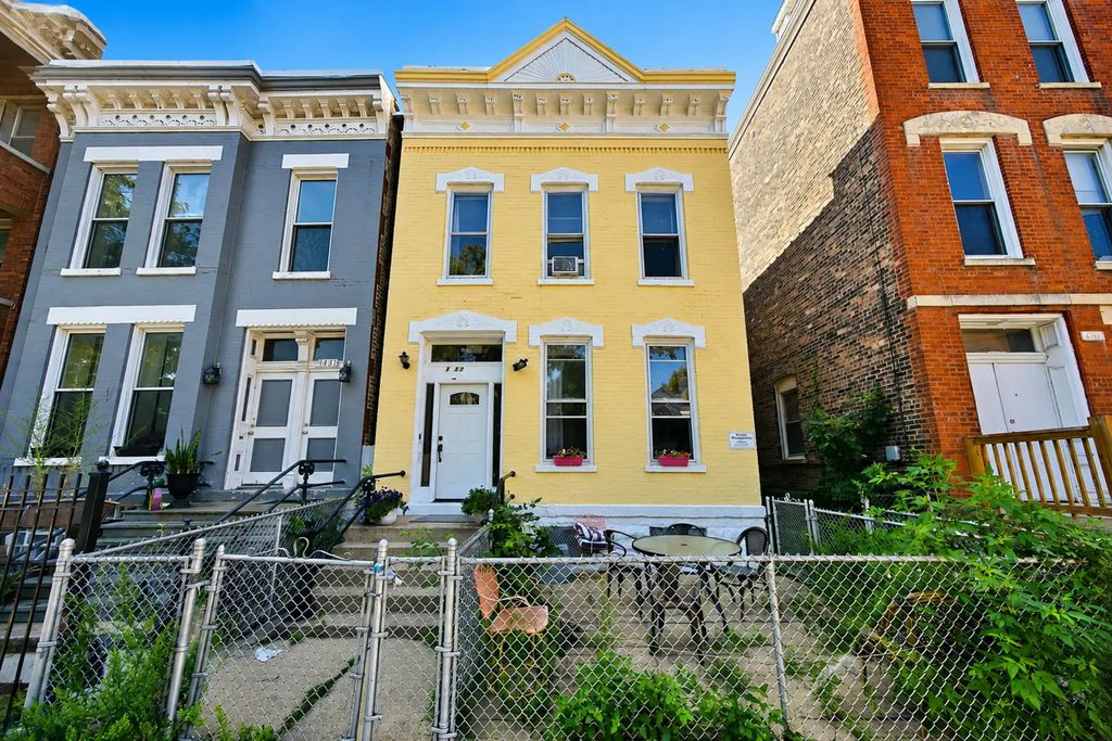 1433 W Superior Street, Chicago, 60642