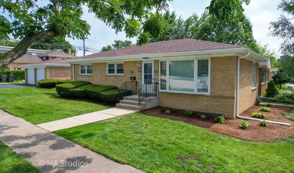 4256 Golf Road, Skokie