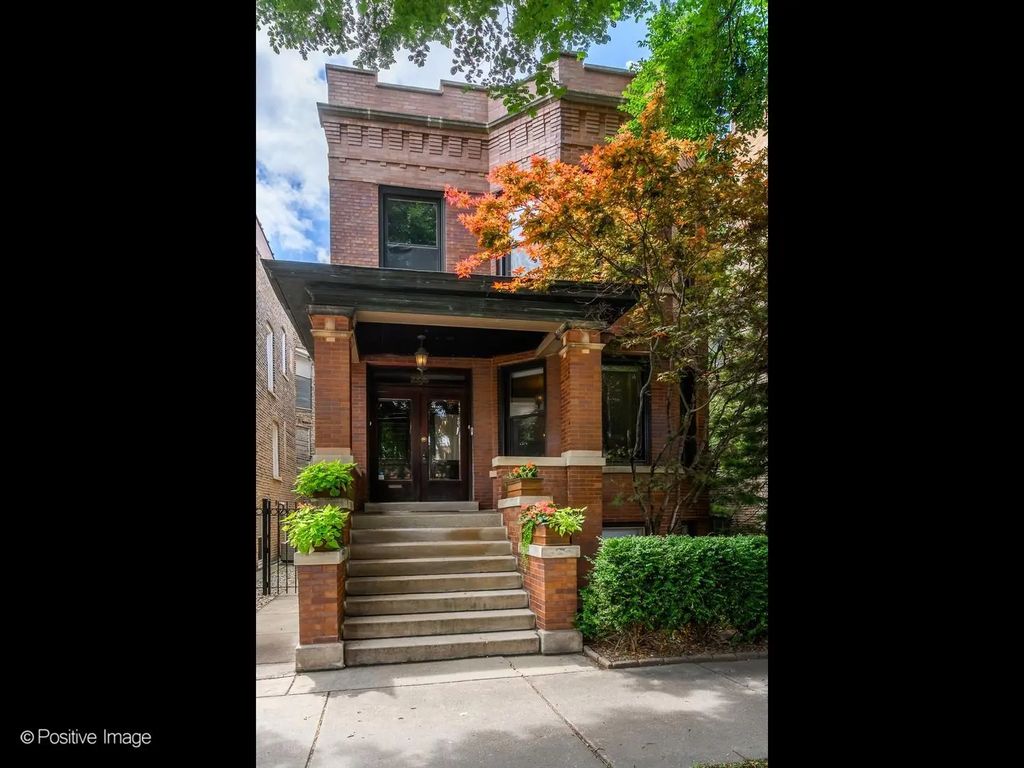 2335 W Walton Street, Chicago