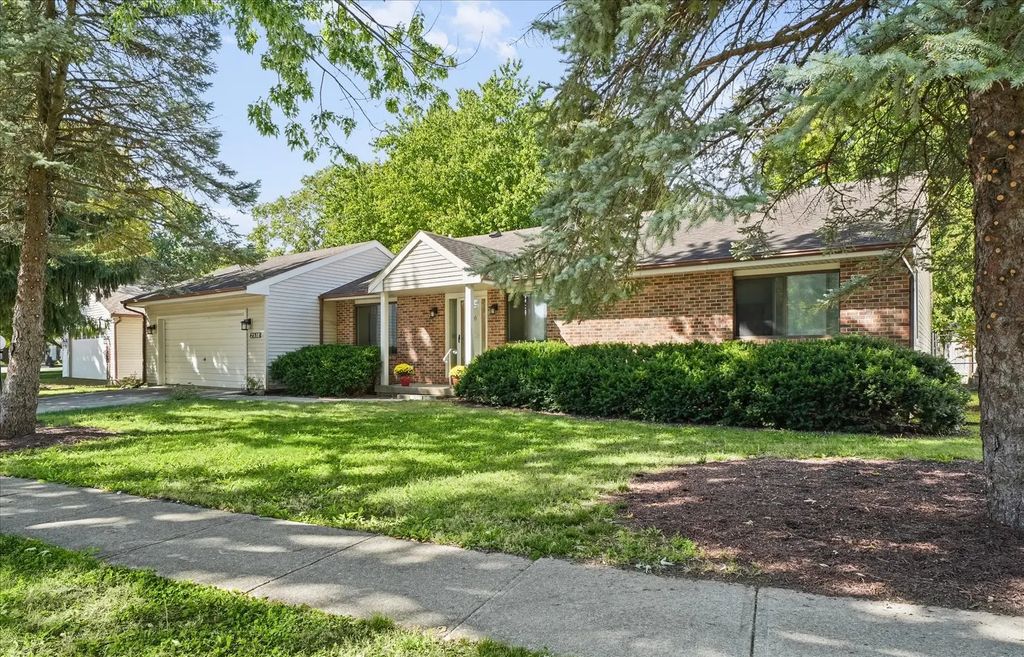 2518 Clayton Boulevard, Champaign