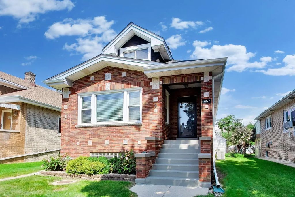 7922 W Elmgrove Drive, Elmwood Park