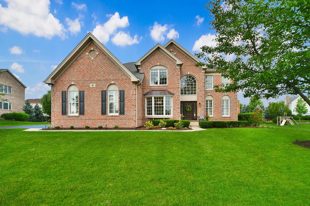 8 Prairie Landings Court, Hawthorn Woods