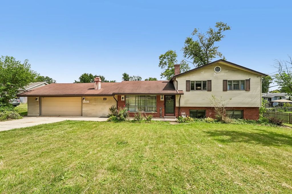 2n435 Pleasant Avenue, Glen Ellyn