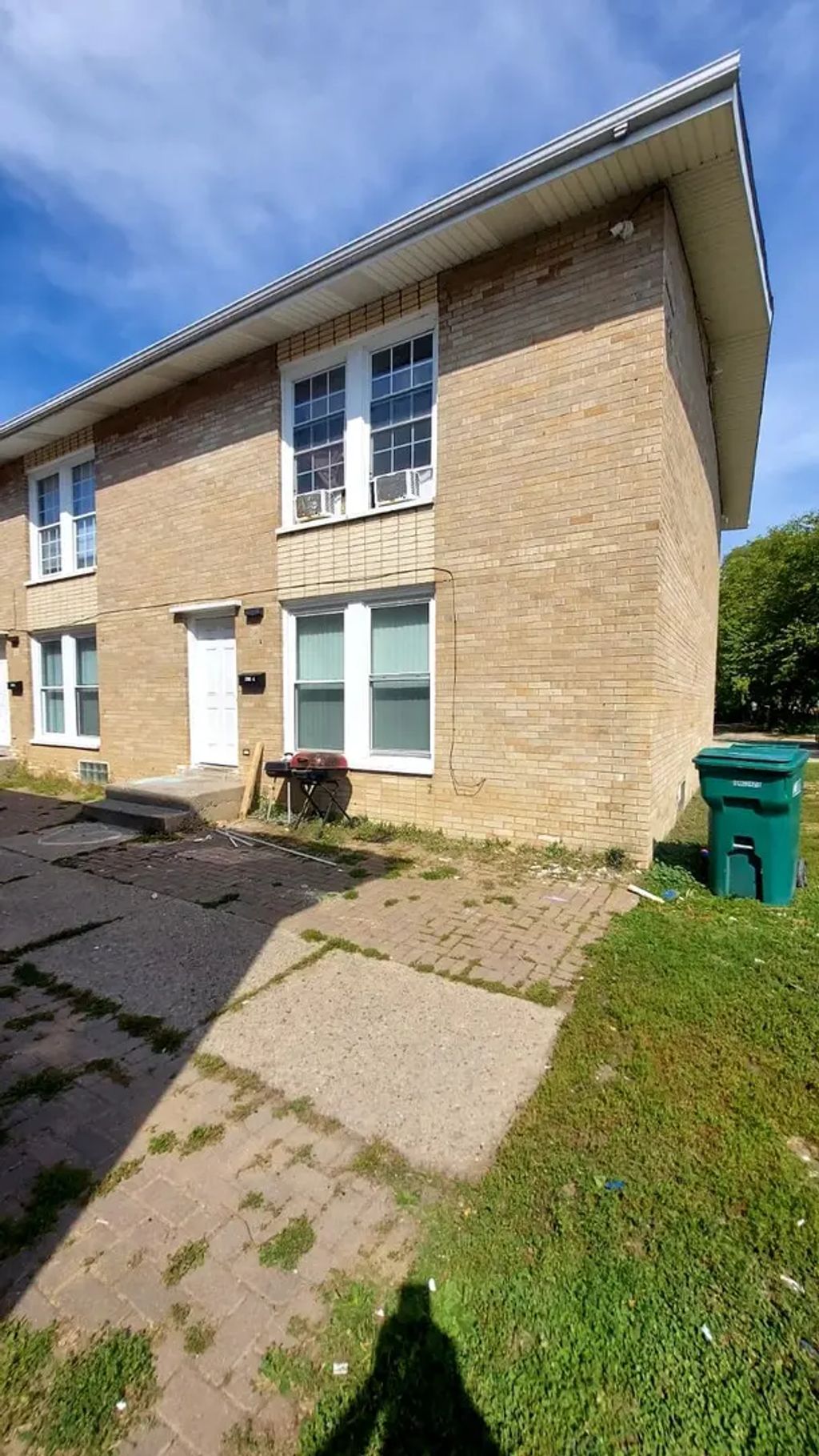 2202 Hebron Avenue B, Zion