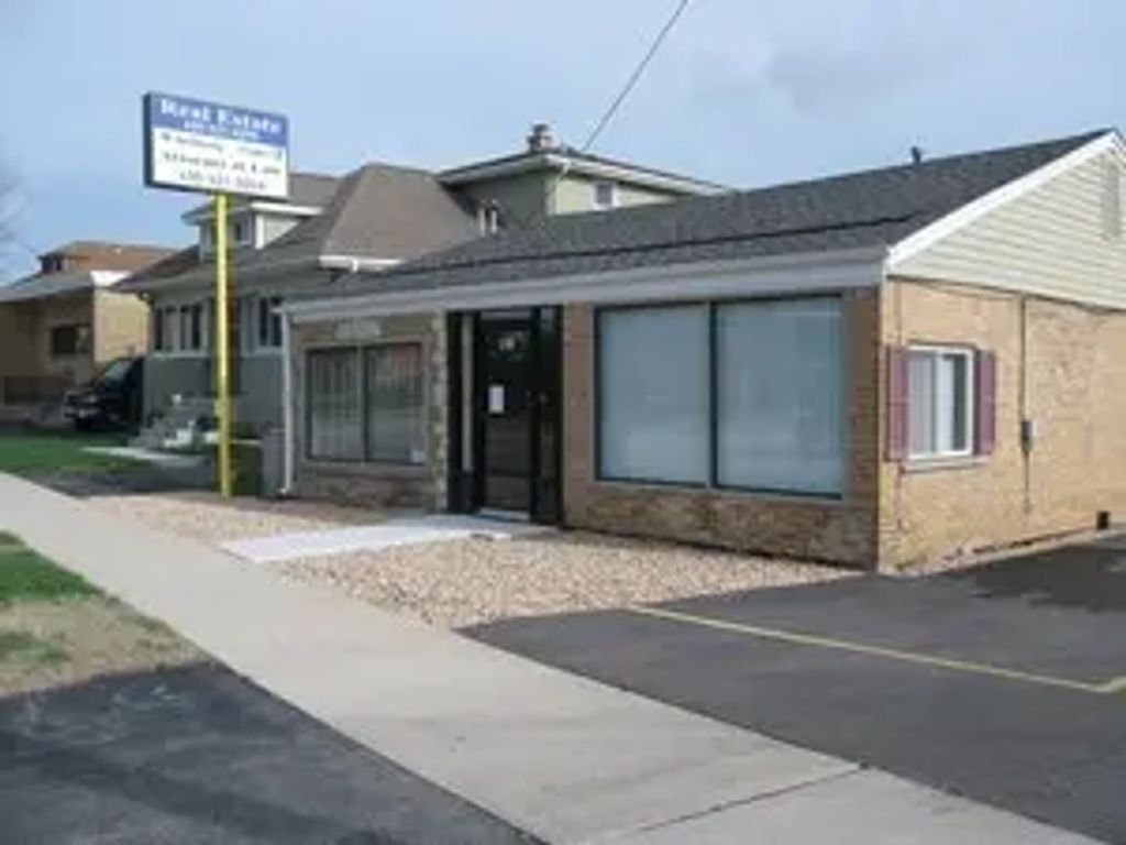 138 W Irving Park Road 1, Wood Dale