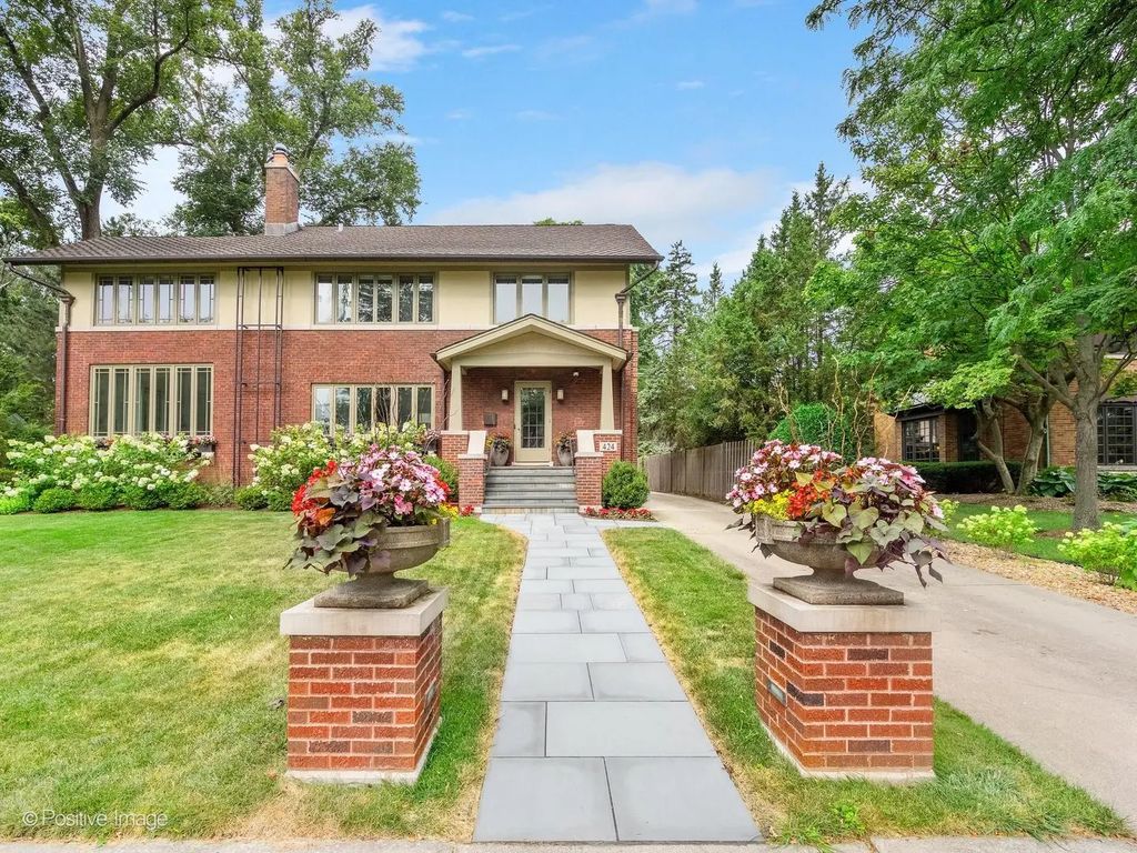 424 Blackstone Avenue, La Grange