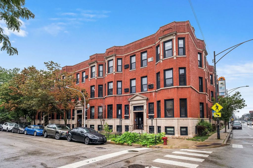 800 W George Street 2, Chicago, 60657