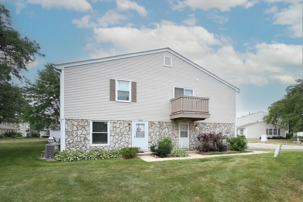 1063 Hampton Harbor 1063, Schaumburg