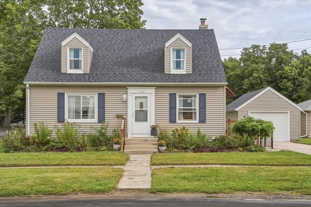 706 Adams Street, Oregon